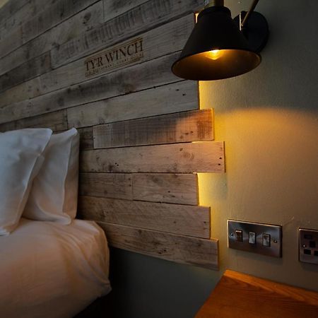 Tyr Winch Hotel Cardiff Buitenkant foto