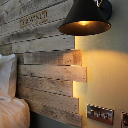 Tyr Winch Hotel Cardiff Buitenkant foto