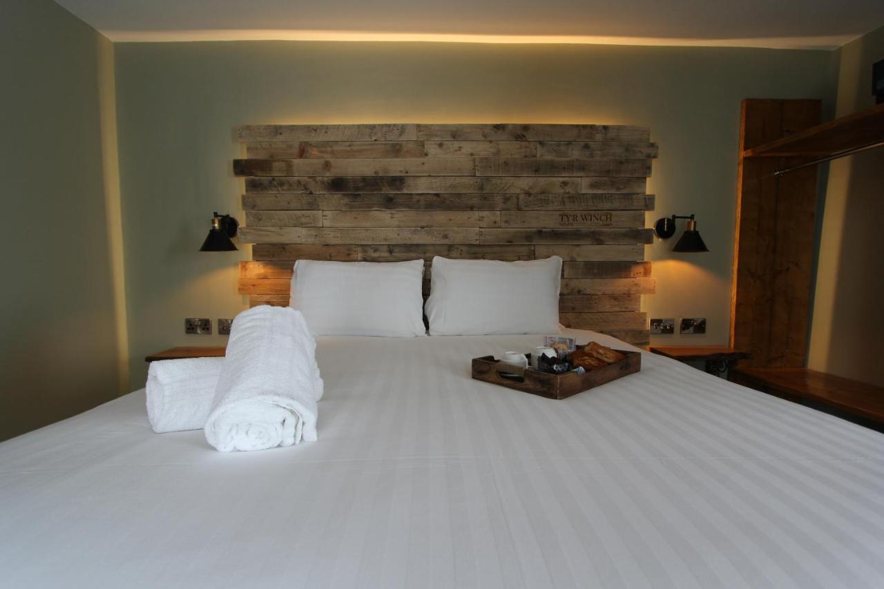 Tyr Winch Hotel Cardiff Buitenkant foto