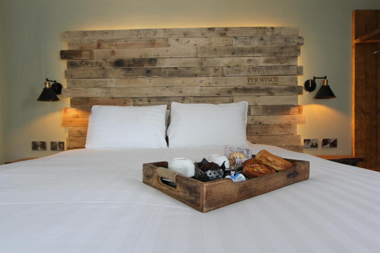 Tyr Winch Hotel Cardiff Buitenkant foto