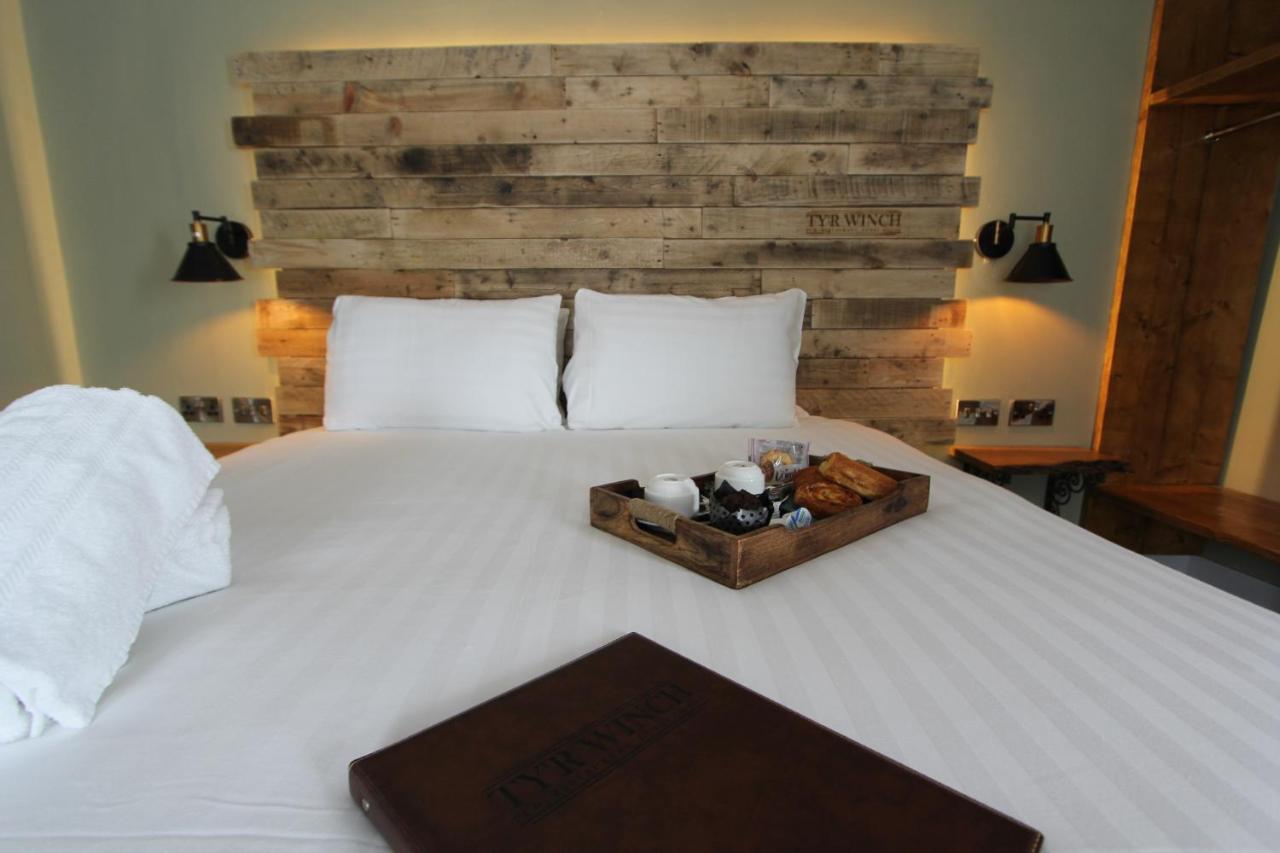 Tyr Winch Hotel Cardiff Buitenkant foto