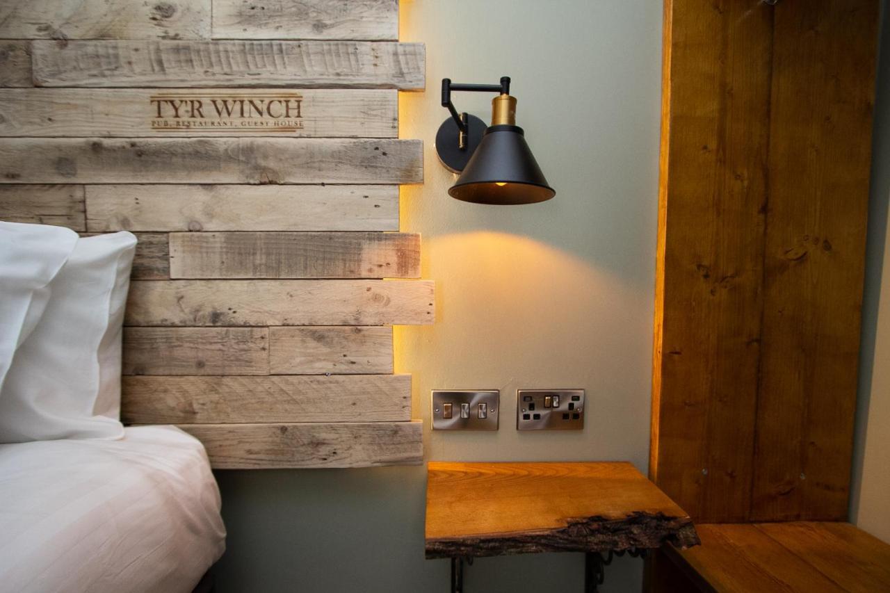 Tyr Winch Hotel Cardiff Buitenkant foto