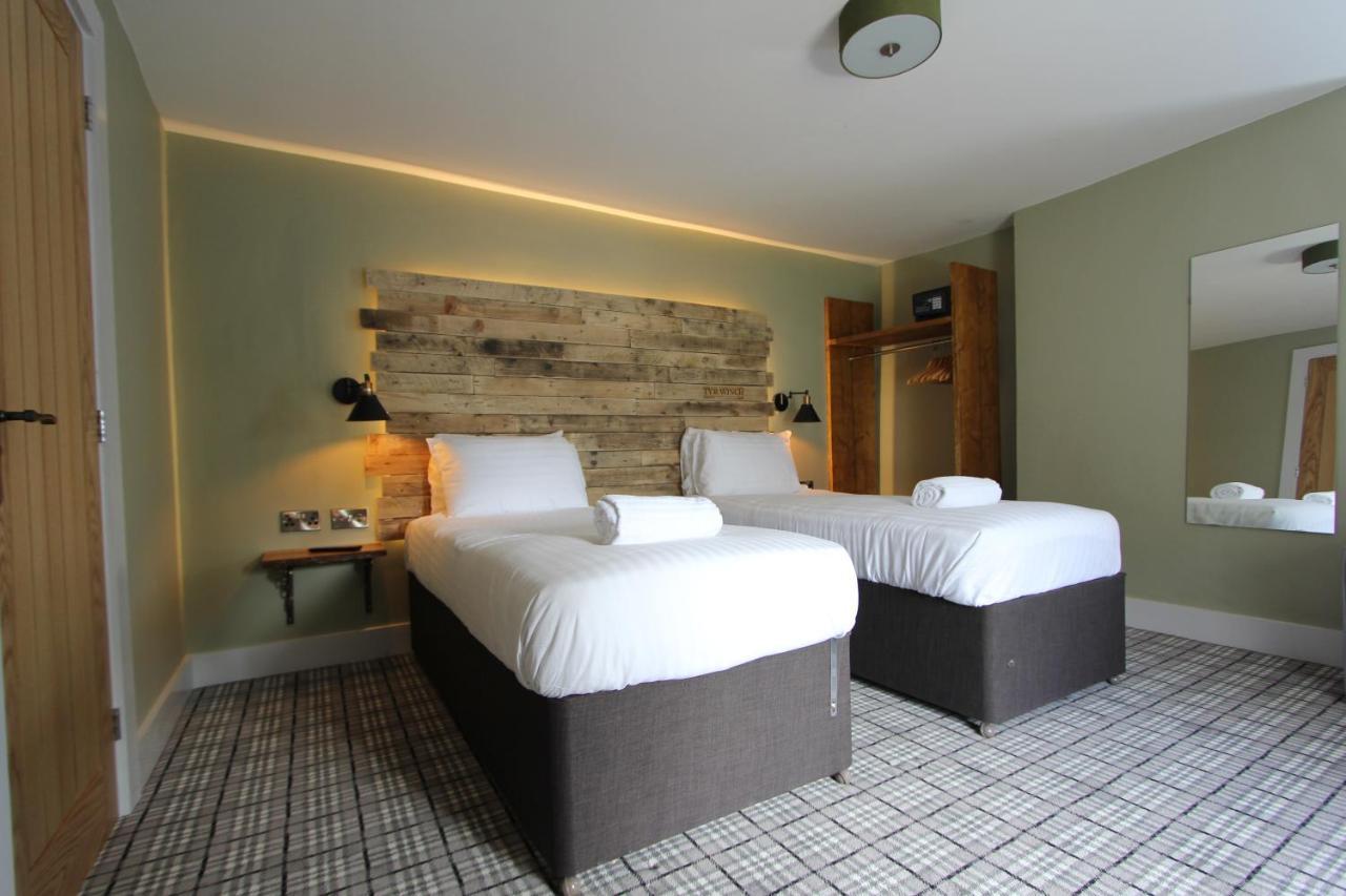 Tyr Winch Hotel Cardiff Buitenkant foto