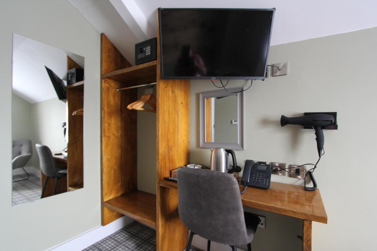 Tyr Winch Hotel Cardiff Buitenkant foto