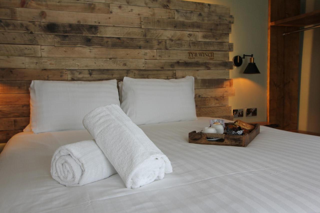 Tyr Winch Hotel Cardiff Buitenkant foto