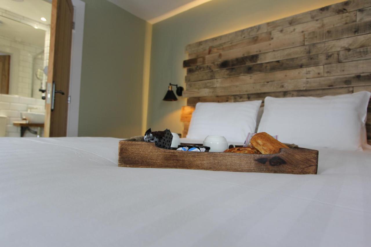 Tyr Winch Hotel Cardiff Buitenkant foto