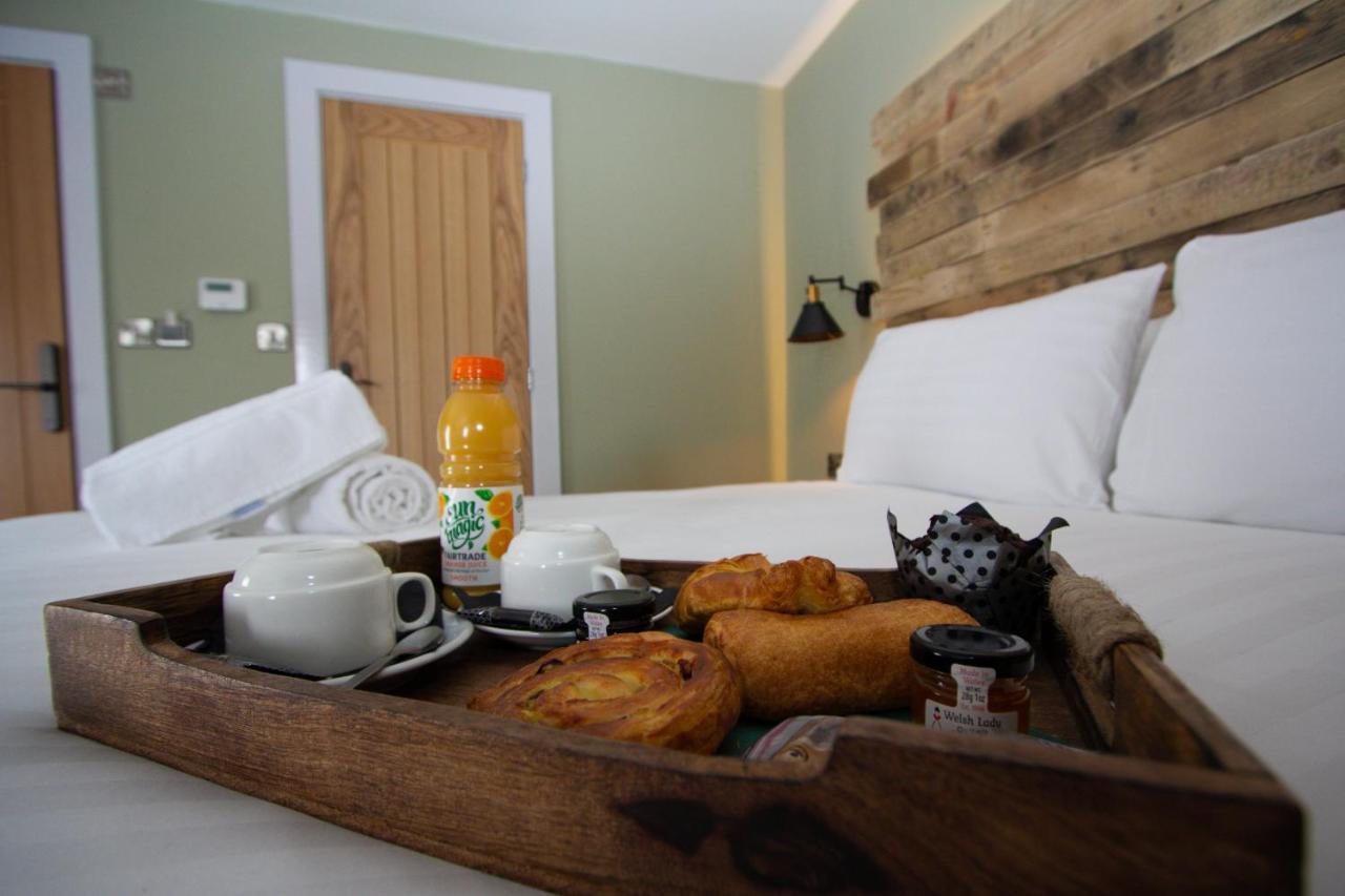Tyr Winch Hotel Cardiff Buitenkant foto