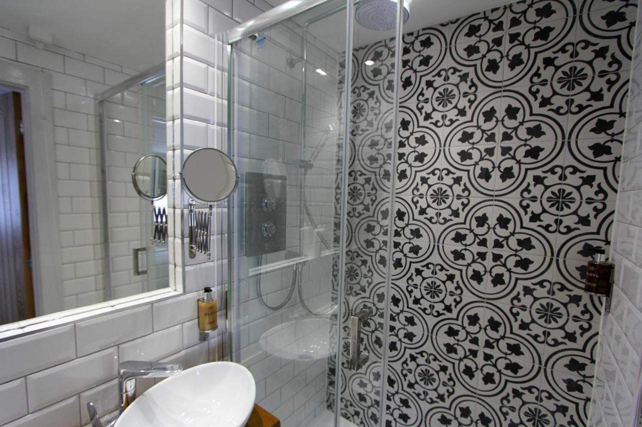 Tyr Winch Hotel Cardiff Buitenkant foto