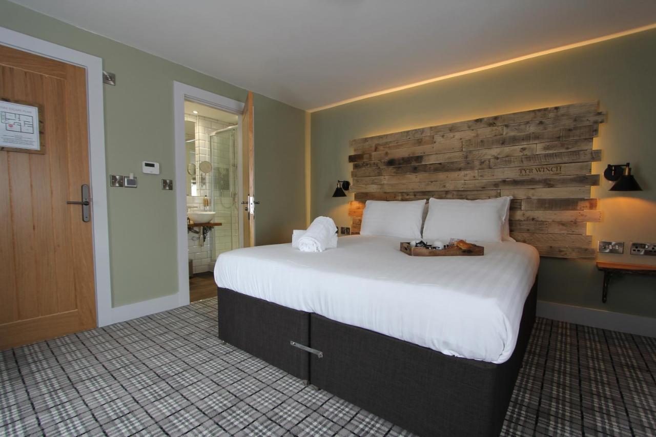 Tyr Winch Hotel Cardiff Buitenkant foto